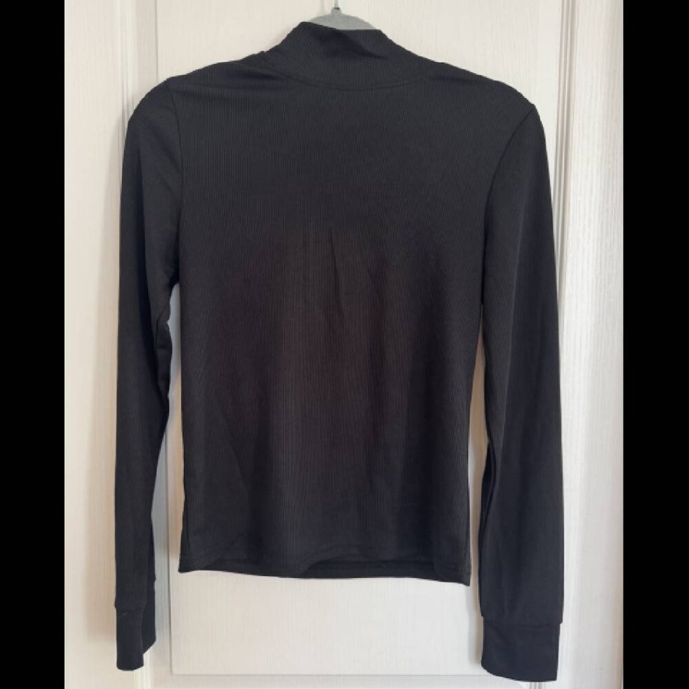 black ribbed long sleeve mock neck top M